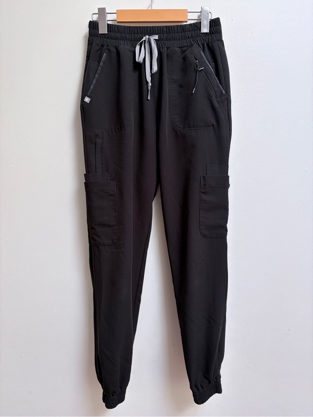 Figs Technical Collection Woman Zamora Ruched Black Cargo Jogger Scrub Pant